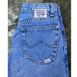 Retro high waisted mom jeans